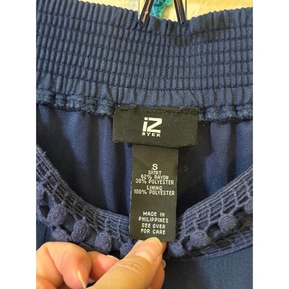 IZ Byer High-Low Navy Blue Skirt - Women's Small - Picture 3 of 10